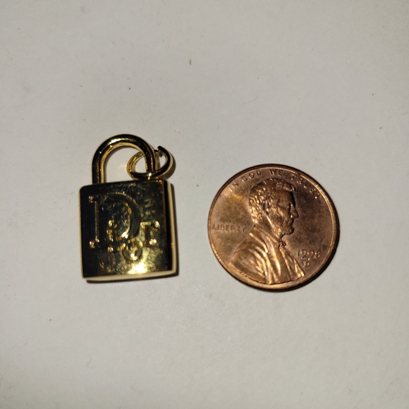 Dior upcycled zipper pull in gold tone - Picture 3 of 3